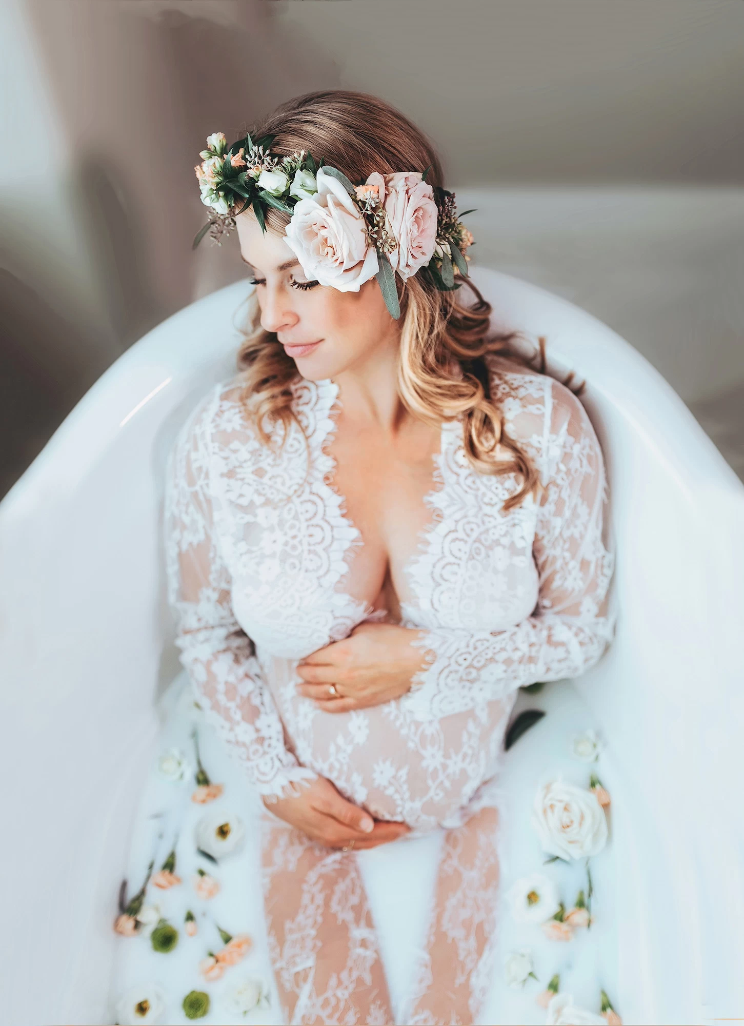 maternity photographer near me Edmonton, St Albert maternity portrait studio, maternity photography in Edmonton
