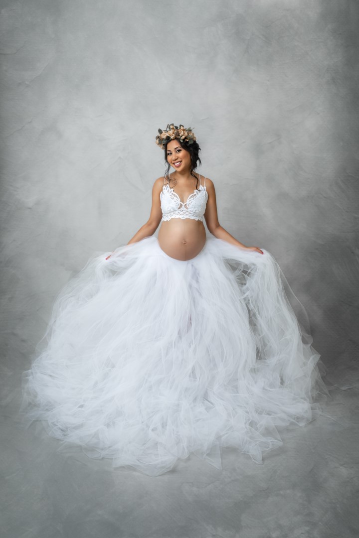 best-maternity-photographer-in-edmonton-alberta-4 best maternity photographer in Edmonton, maternity portraits St Albert, maternity portrait studio