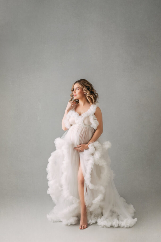 Alberta maternity photographer, maternity photoshoot near me