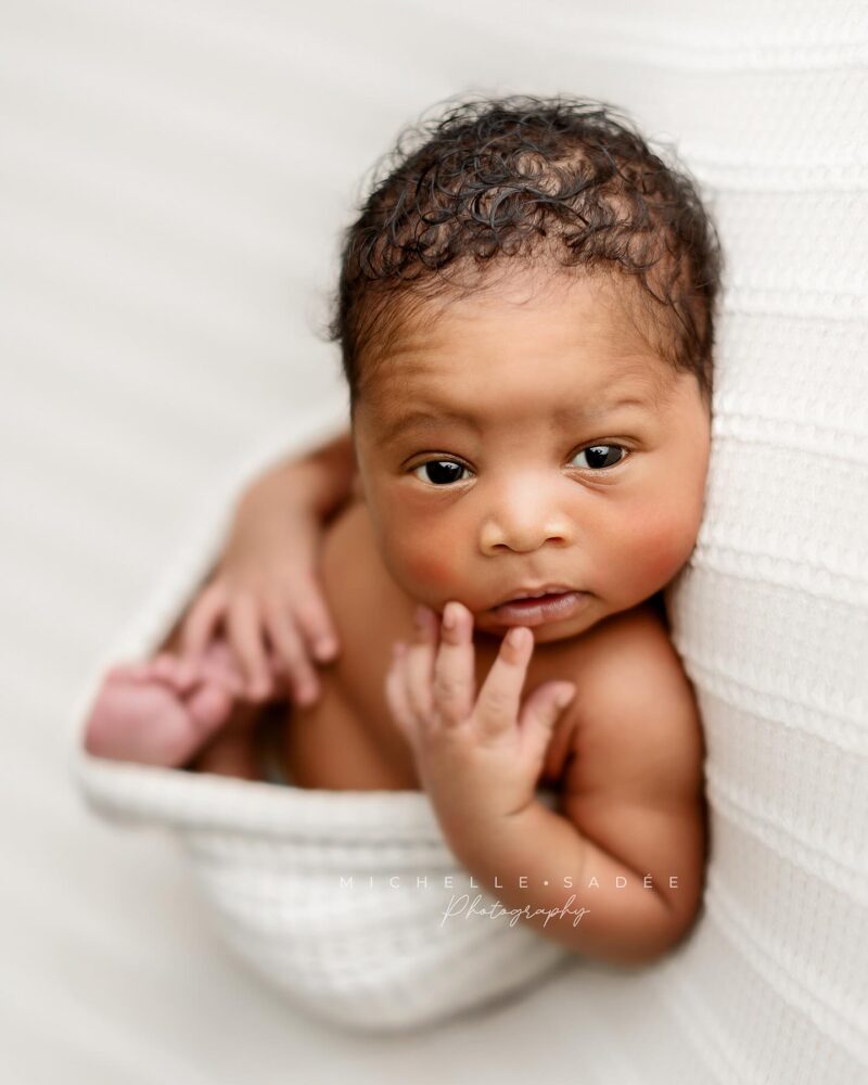 best newborn photoshoot, newborn portraits Leduc