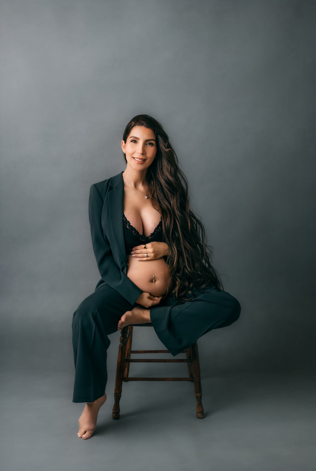 Edmonton maternity photographer, maternity photography near me St Albert