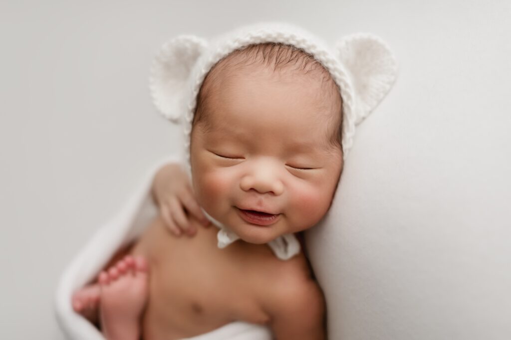 What to Bring to Your Edmonton Newborn Photography Session: A Complete Checklist