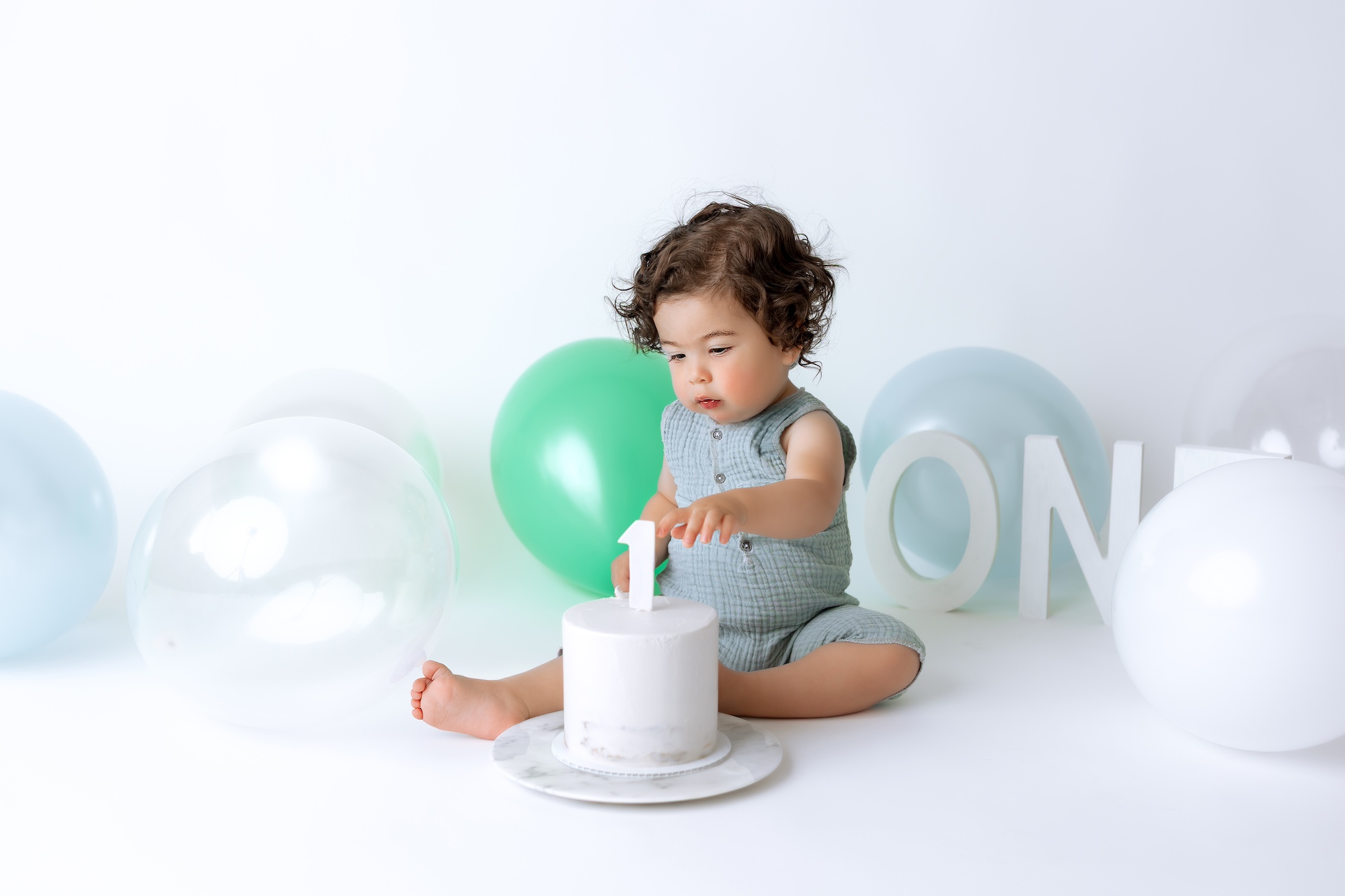 Edmonton cake smash photographer, cake smash photography St Albert, 1st birthday portraits near me