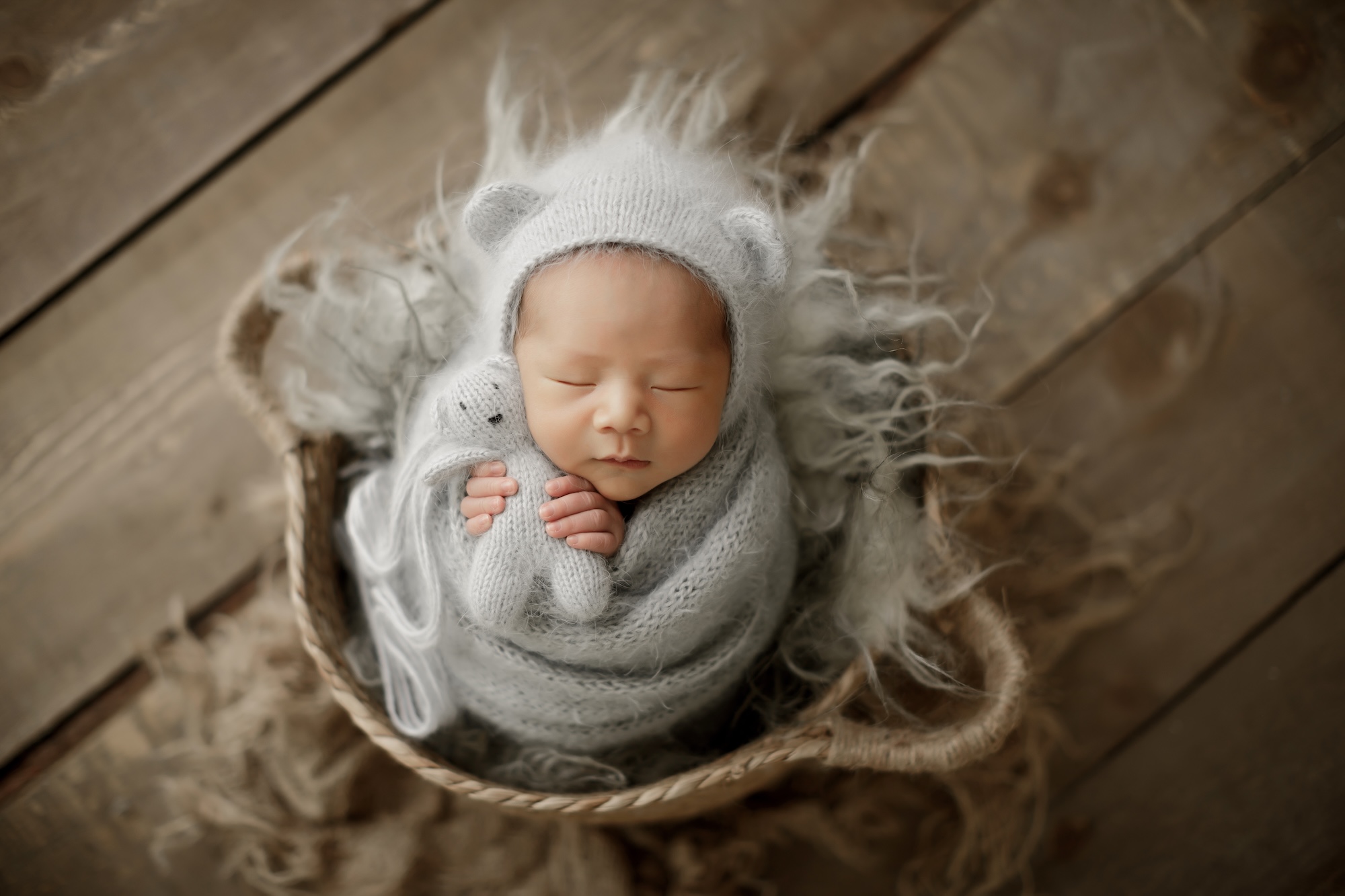 best newborn photographer near me Edmonton
