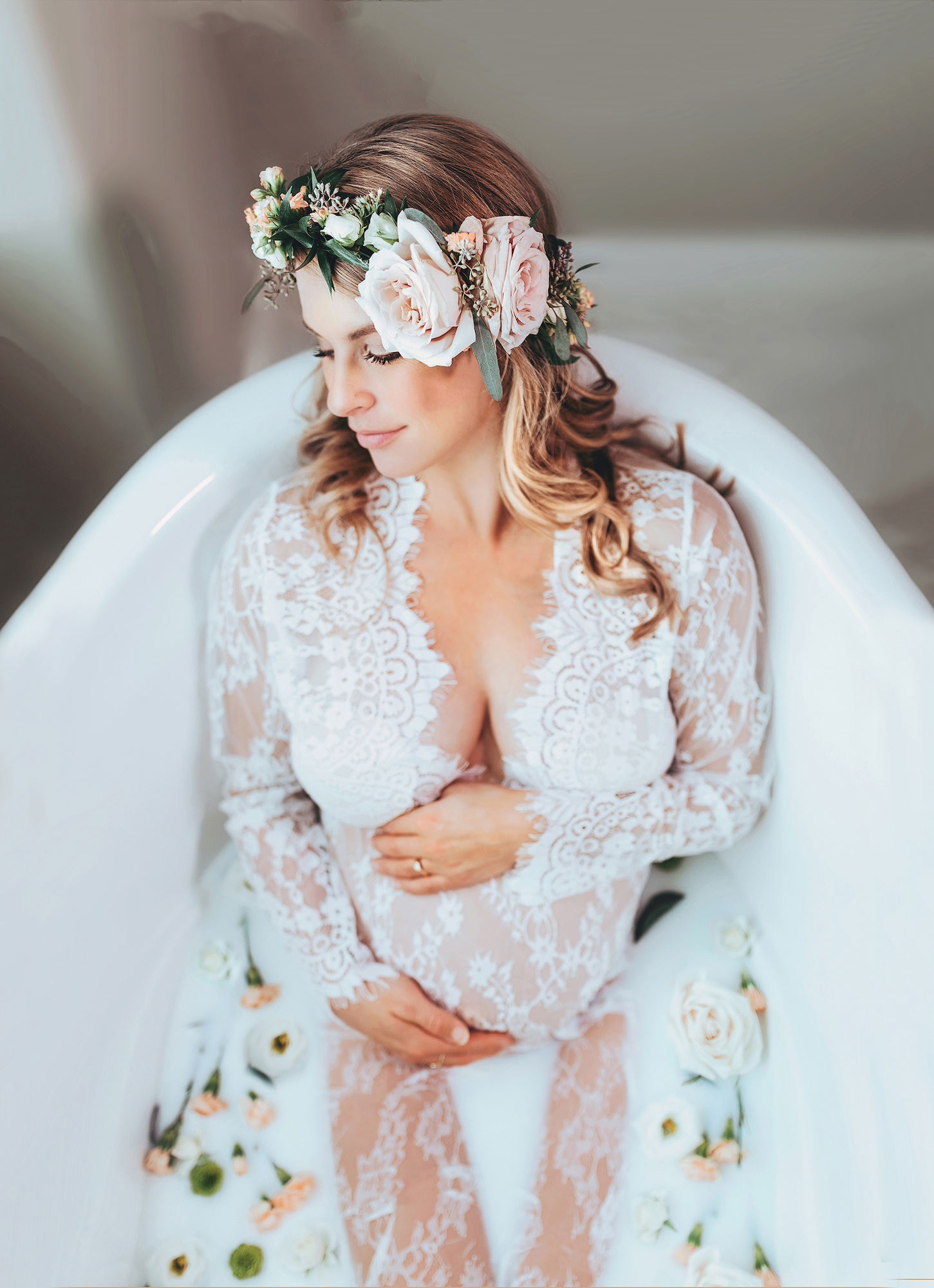 maternity photographer near me Edmonton, St Albert maternity portrait studio, maternity photography in Edmonton